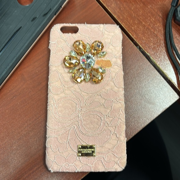Beautiful dolce and gabbana Samsung case - Picture 2 of 3